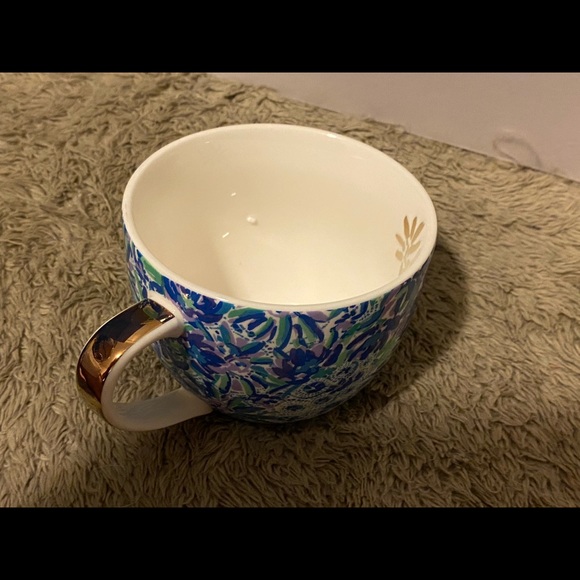 Beautiful designed ceramic set of Lilly Cups - Picture 4 of 7